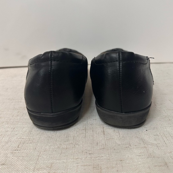 SOUL Naturalizer Black Loafers with Comfort and Style - Picture 4 of 9